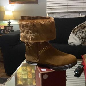 Nice. Cheeks boots never been used